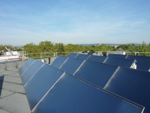 Thermische Solaranlage und Gas-Heizung für den Wohnbau