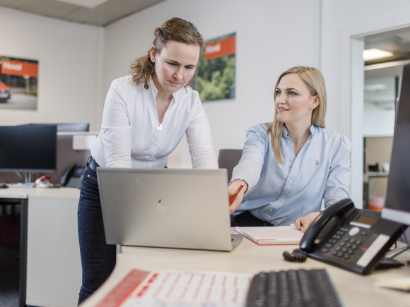Lehre bei Hoval im Büro