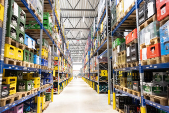 Getränke-Logistikcenter: Hallenklimalösung ermöglicht ideale Lagerbedingungen in unterschiedlichen Temperaturzonen