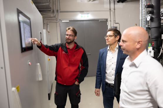Die Hallenklima-Lösung von Hoval ist in sechs Regelzonen unterteilt.